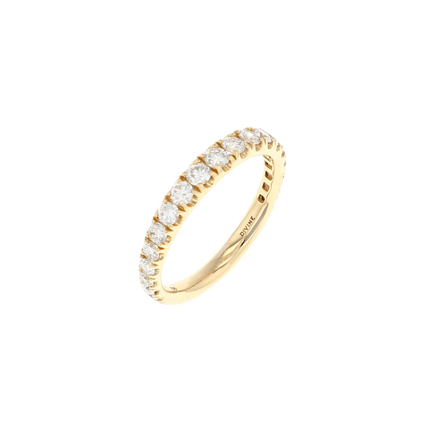 18K Graduating Diamond Band (0.75CTW)